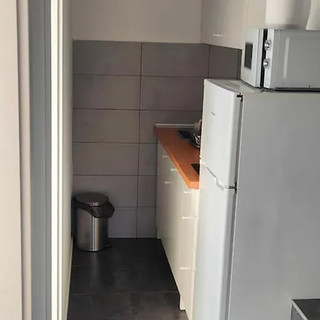 House - Two Bedroom Appartamento Sobra